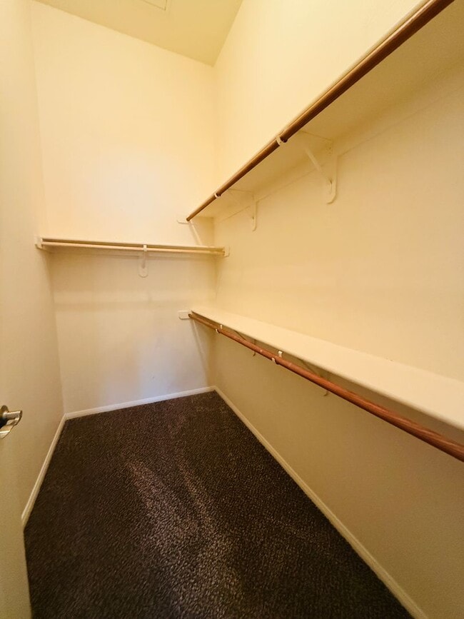 Building Photo - 3 bdrm, 2 bath Mission Hills Condo-Availab...