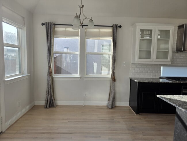 Building Photo - 5600 Snowberry Dr