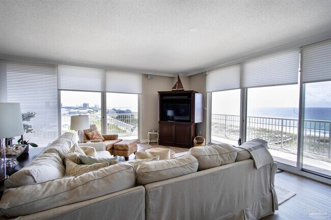 Building Photo - 800 Fort Pickens Rd