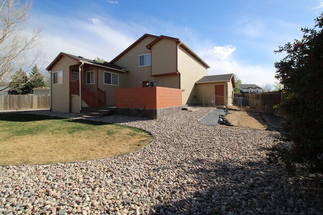 Building Photo - Great Home in West Greeley