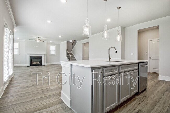 Building Photo - 602 Skye Ct
