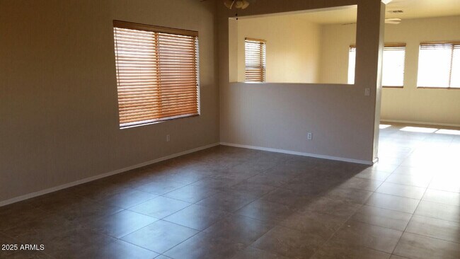 Building Photo - 6919 S 50th Dr