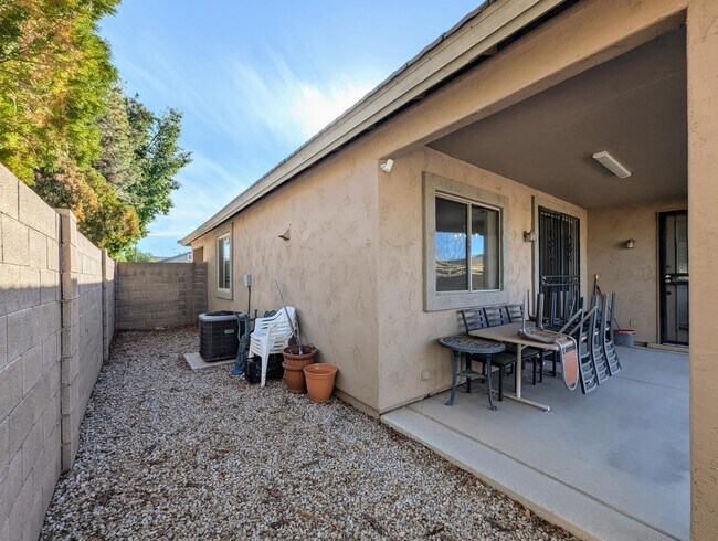 Building Photo - 5770 W Golden Ln