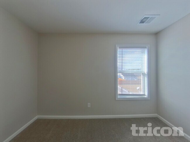 Building Photo - 1090 Heart Pine Dr