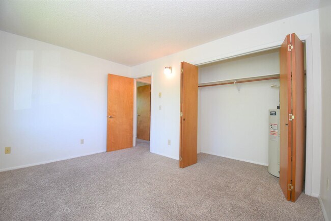 Building Photo - Spectacular views of the Bridgers!  Cute 2 bedroom 1.5 bath apartment