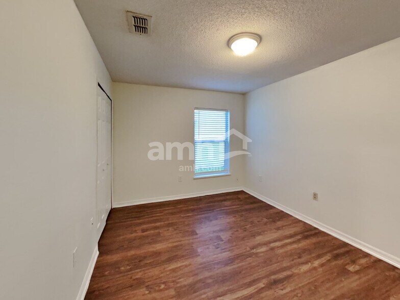 Building Photo - 337 Grand Royal Cir