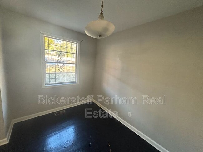 Building Photo - 224 11th Ave