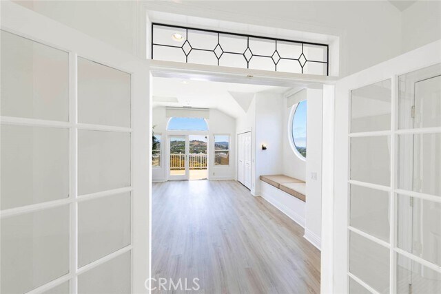 Building Photo - 12 San Remo