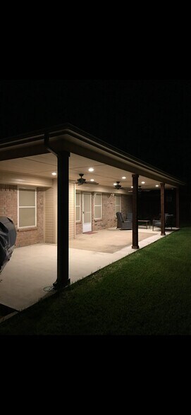 Building Photo - 421 Arnold Ave