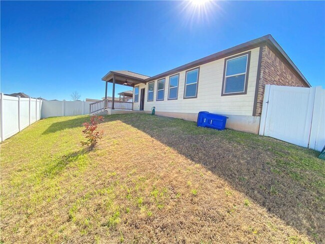 Building Photo - 5904 Daly Dr
