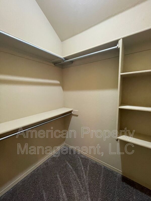 Building Photo - 15624 S Birch Ave