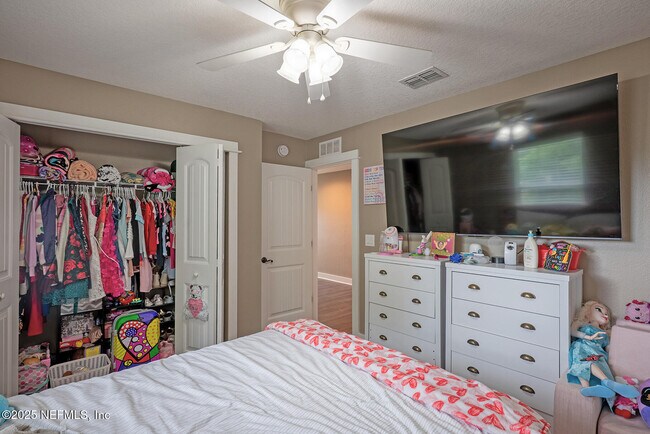 Building Photo - 3693 Lightview Ln