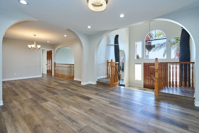 Building Photo - Aqua Vista - Entertainers Playhouse