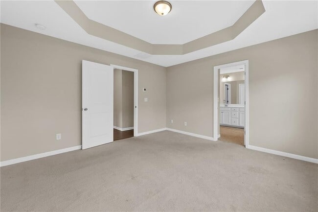 Building Photo - 331 Northaven Ave