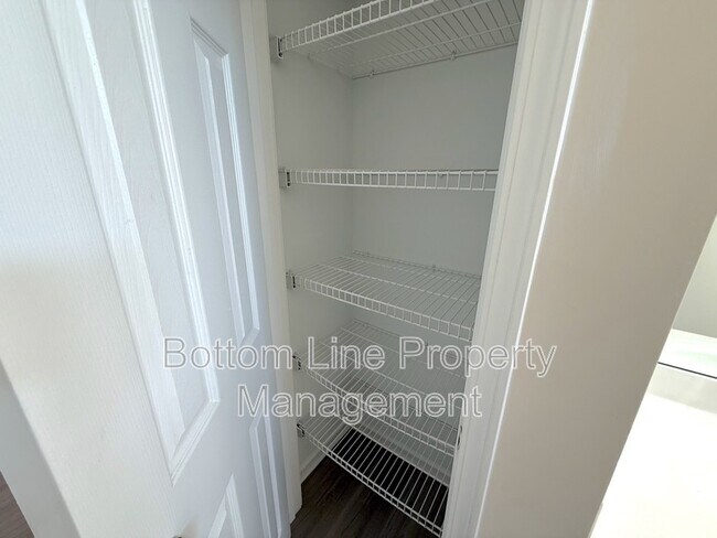 Building Photo - 2041 Sonoma Valley Dr