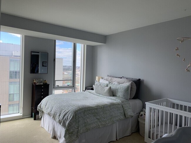 Building Photo - 2 Earhart St