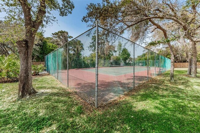 Building Photo - 300 S Florida Ave