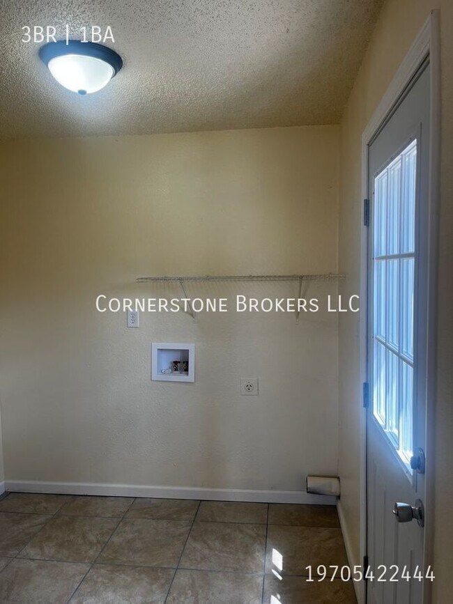 Building Photo - 1066 Williams St