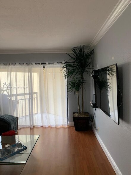 Building Photo - 8290 Lake Dr