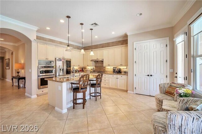 Building Photo - LUXURY HOME IN SEVEN HILLS