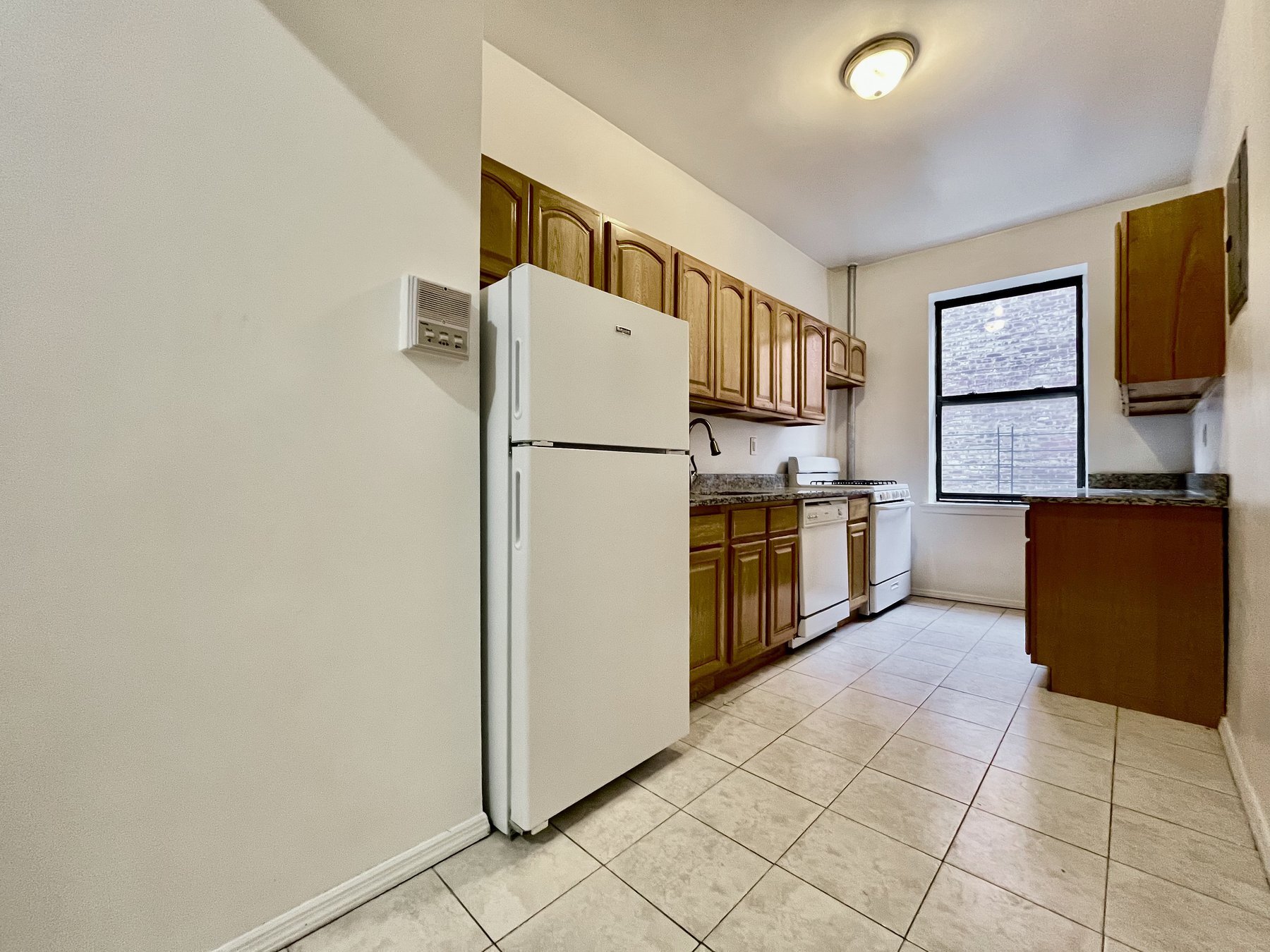 Building Photo - 1803 Riverside Dr