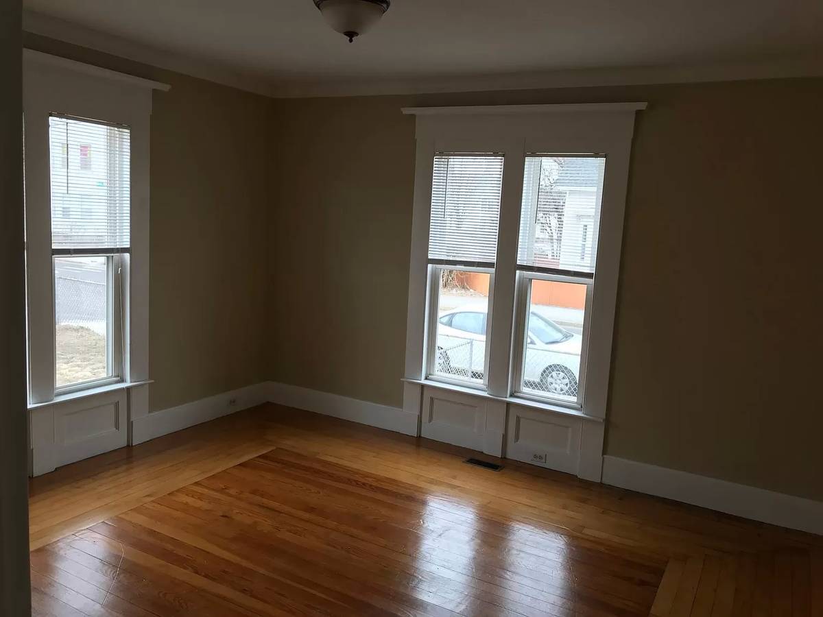 front bedroom - 395 Maple St