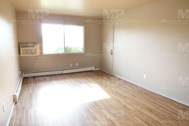 Building Photo - 2909 Sumac St