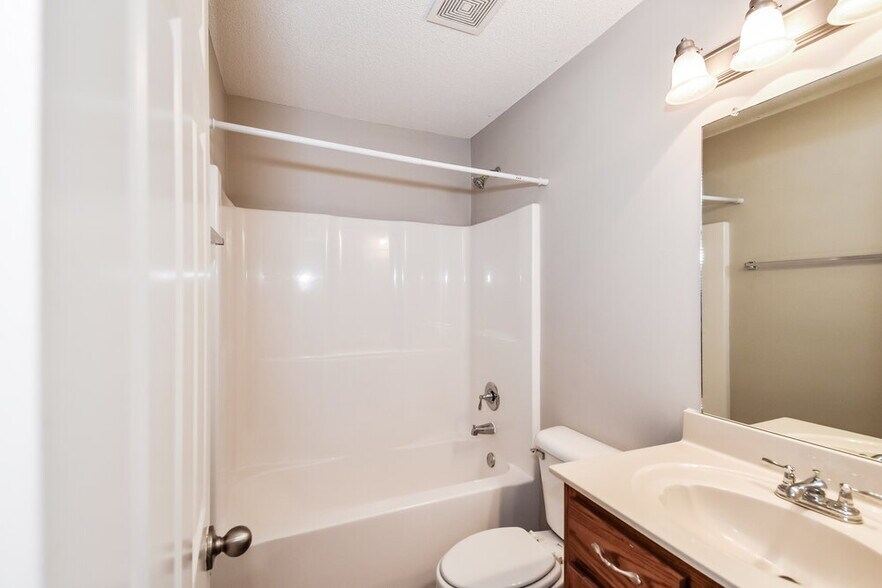 Building Photo - 8124 Loden Cove