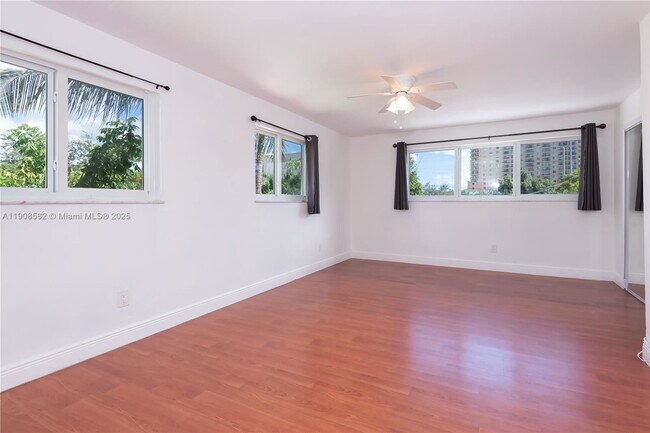 Building Photo - 142 NW 43rd Pl