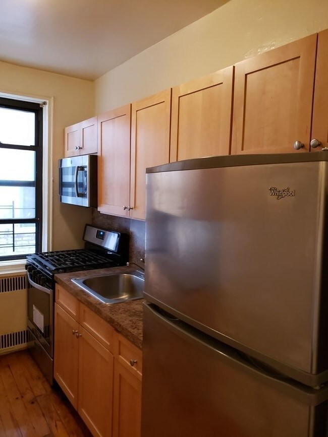 Primary Photo - 1701 W 3rd St