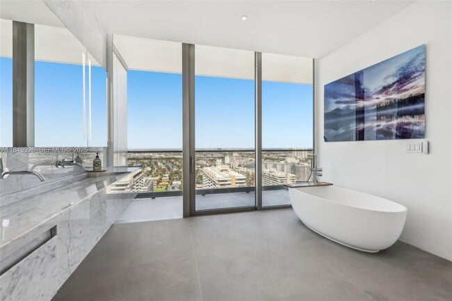 Building Photo - 2000 S Ocean Dr