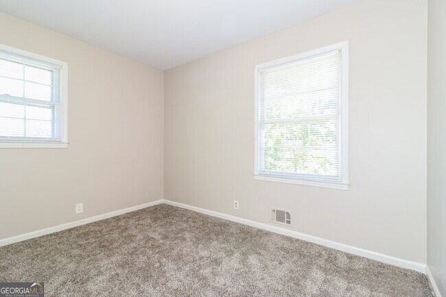 Building Photo - 5509 Joeclay Dr