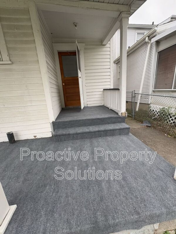 Building Photo - 718-720 Archbald St