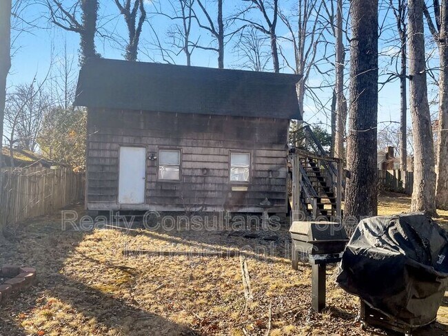 Building Photo - 3222 S Elm-Eugene St