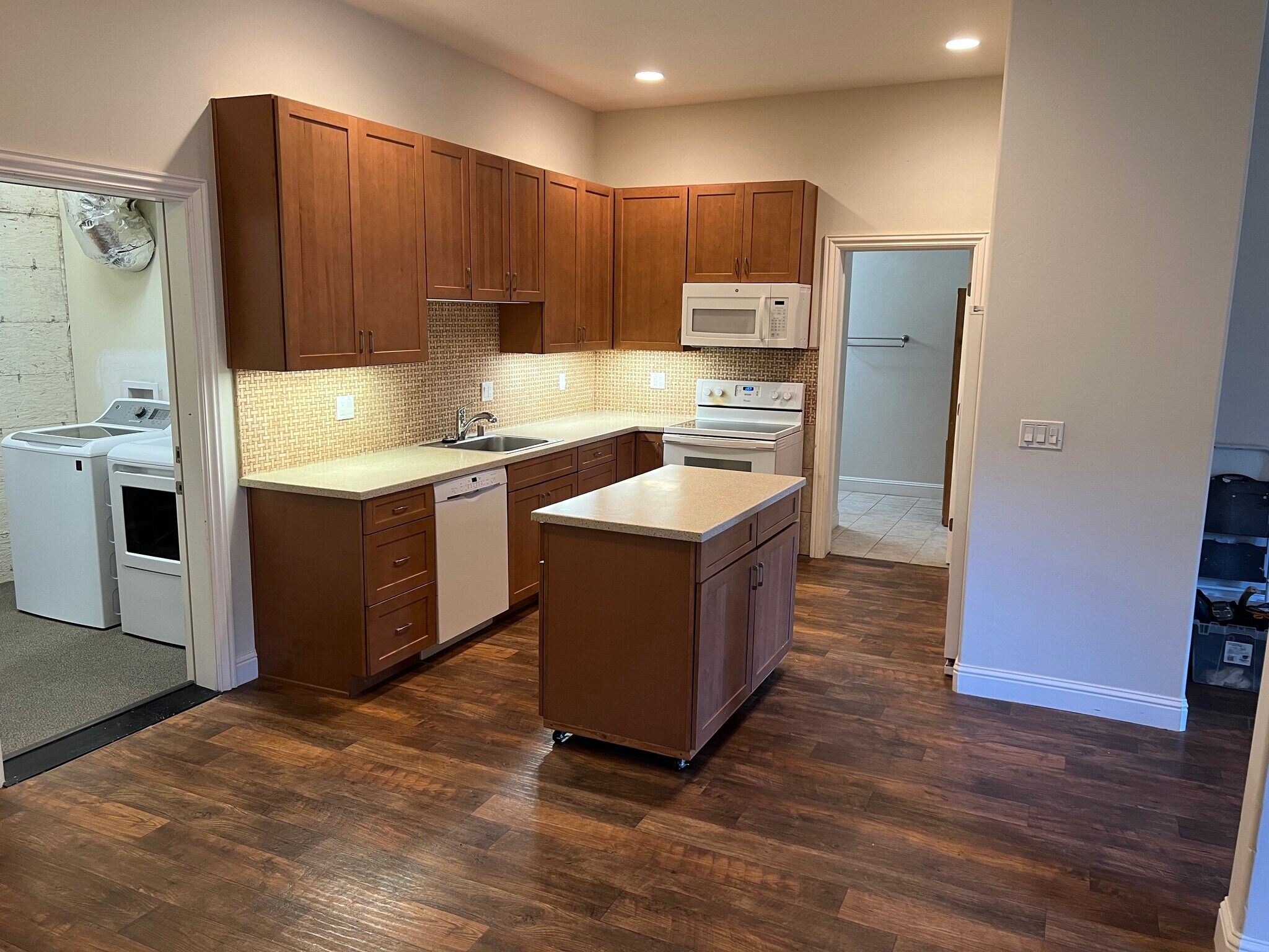 Building Photo - 10653 Douglas Ln