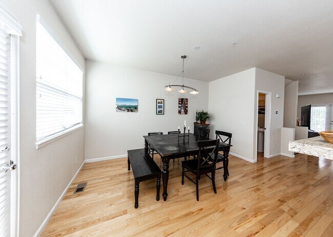 Building Photo - Downtown 3 Bedroom Townhome with 2 Car Garage