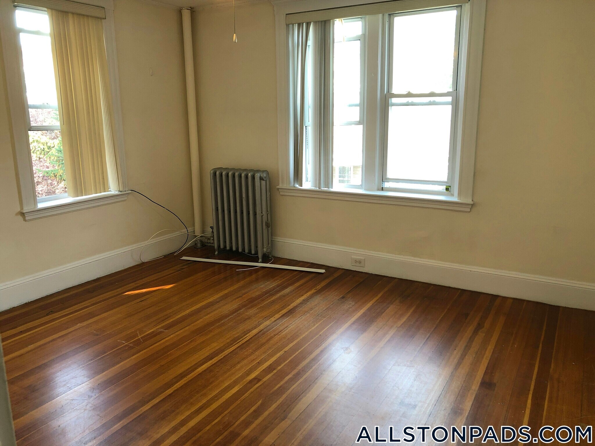 Building Photo - 15 Barrows St