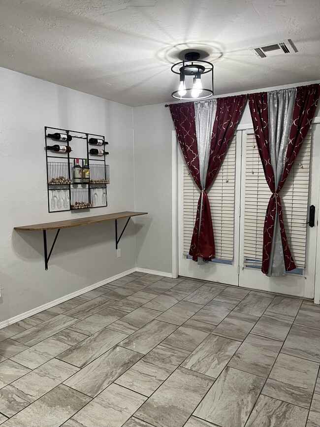 Building Photo - 1601 SW Boyles Landing Rd