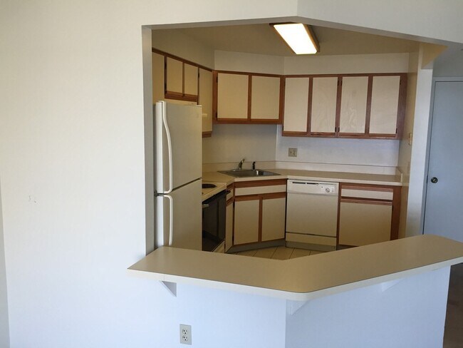 Building Photo - 364 Ocean Ave