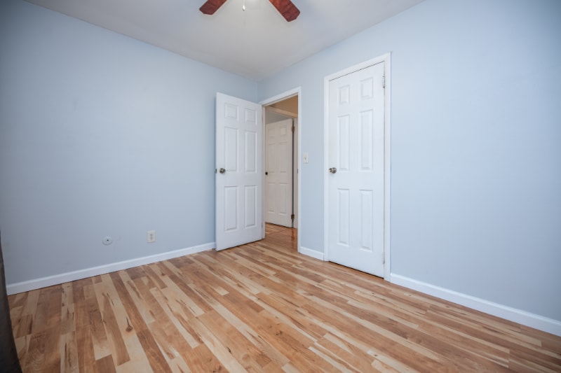 Building Photo - 3819 W Warwick Dr