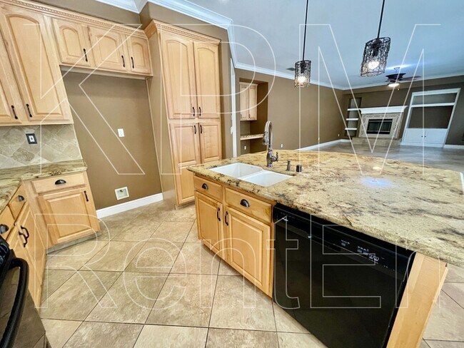 Building Photo - 5879 Riverbank Cir