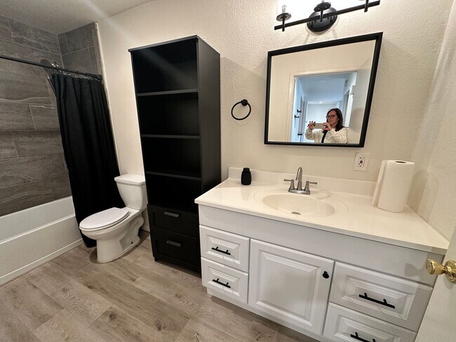 Building Photo - 1BR/1BA in Gated Community w/ Garage + In-Unit Laundry | Prime Chula Vista Location (91910)