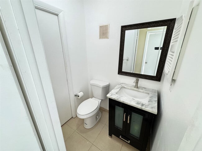 Building Photo - 10725 NW 30th Pl