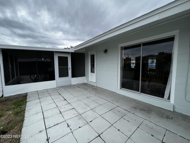 Building Photo - 451 Whiting Ln