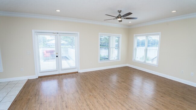 Building Photo - 218 Bonita Cir