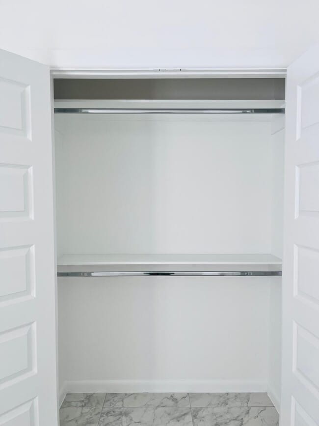 Building Photo - "Chic 2-Bed, 2-Bath Alton Apartment with Elegant Granite Touches!"