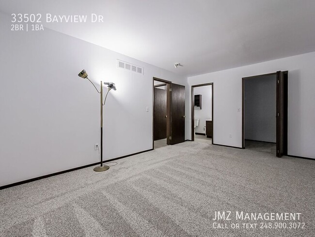 Building Photo - Welcome to this beautiful 2 bedroom, 1 bat...