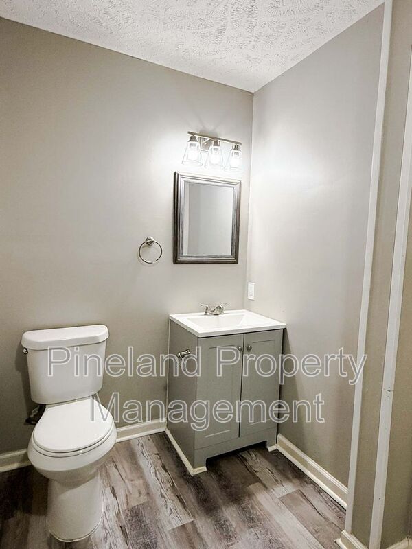 Building Photo - 1213 Strickland Bridge Rd