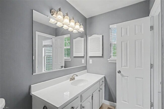 Building Photo - 601 Huntly Dr