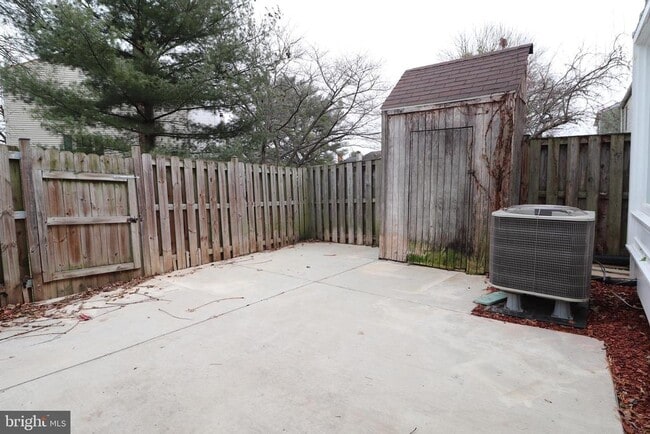 Building Photo - 138 Sharpstead Ln